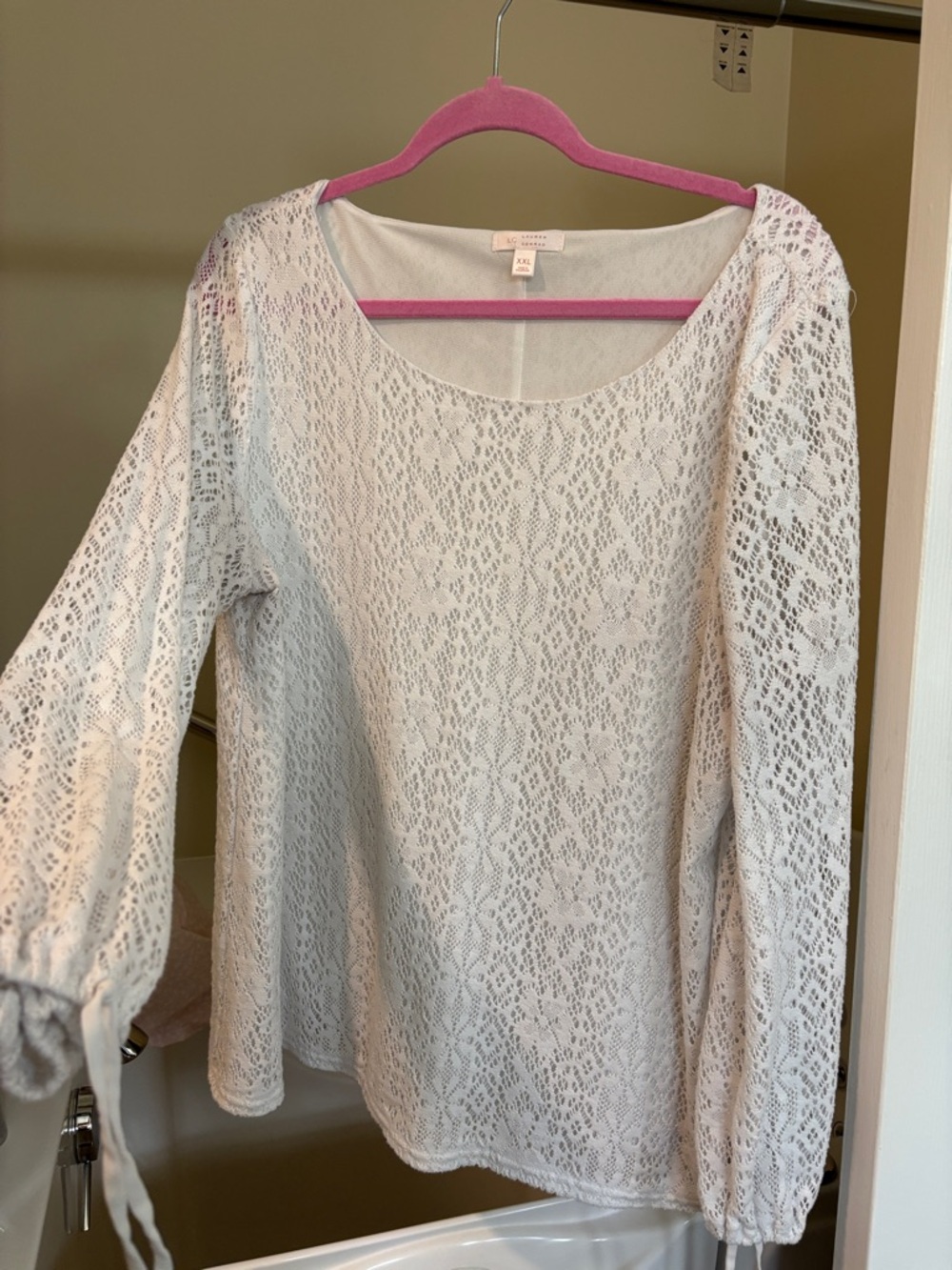 LC Lauren Conrad Cream Lace Scoop Neck Long Sleeve Blouse